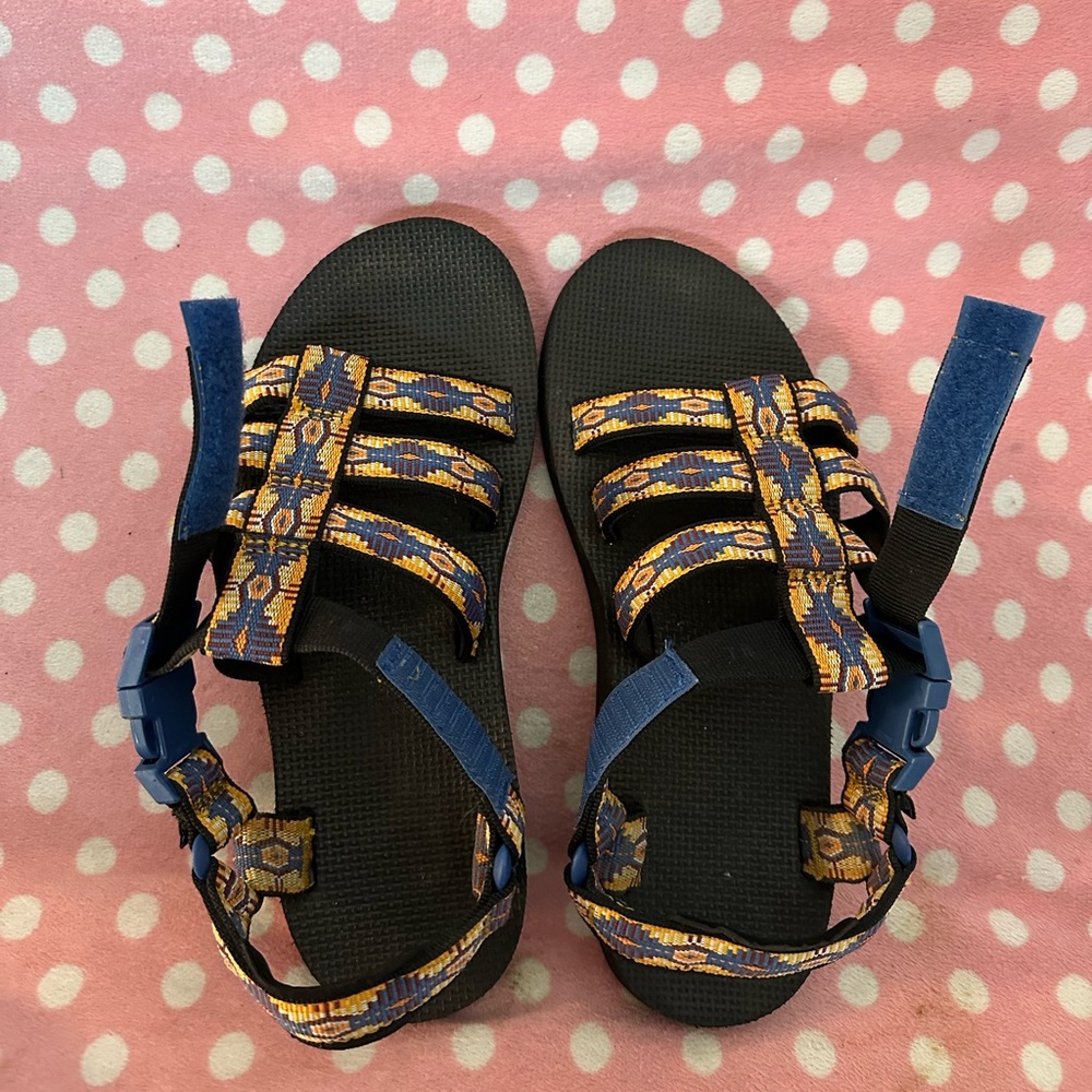 Unique Teva sandals size 7 women’s - Picture 4 of 8